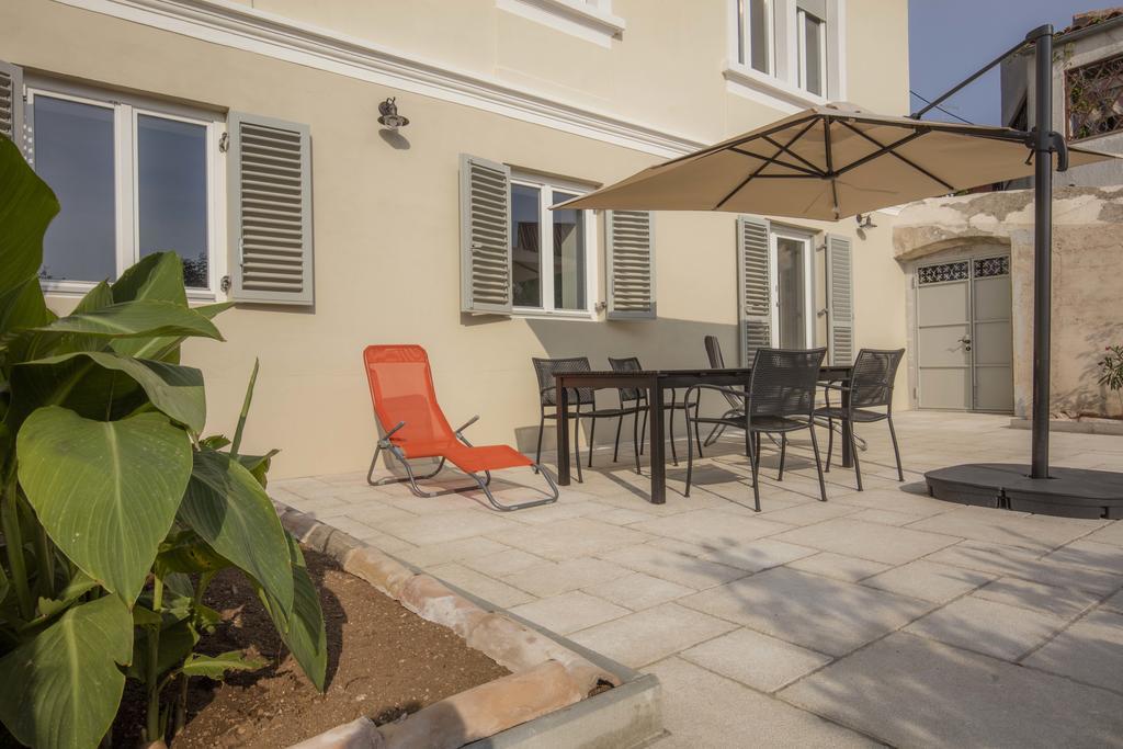 Apartments Villa Adrienne Mali Lošinj Eksteriør billede