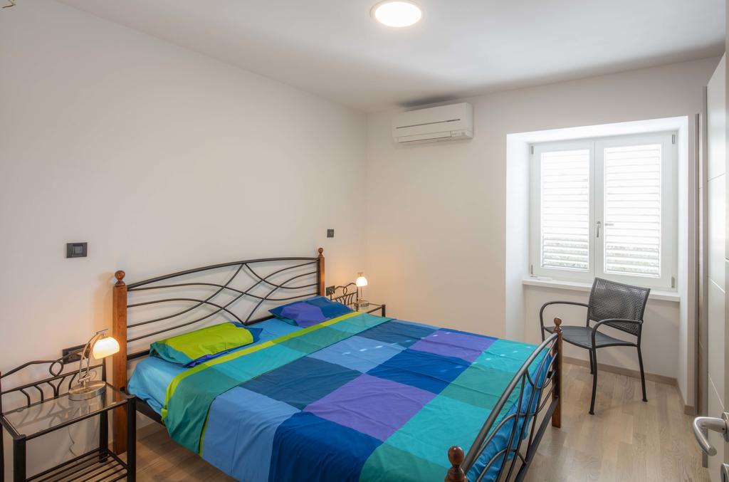 Apartments Villa Adrienne Mali Lošinj Eksteriør billede