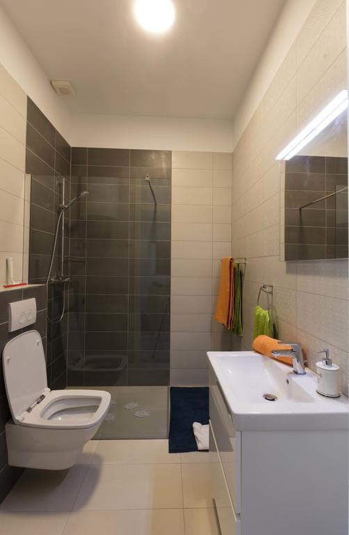 Apartments Villa Adrienne Mali Lošinj Eksteriør billede