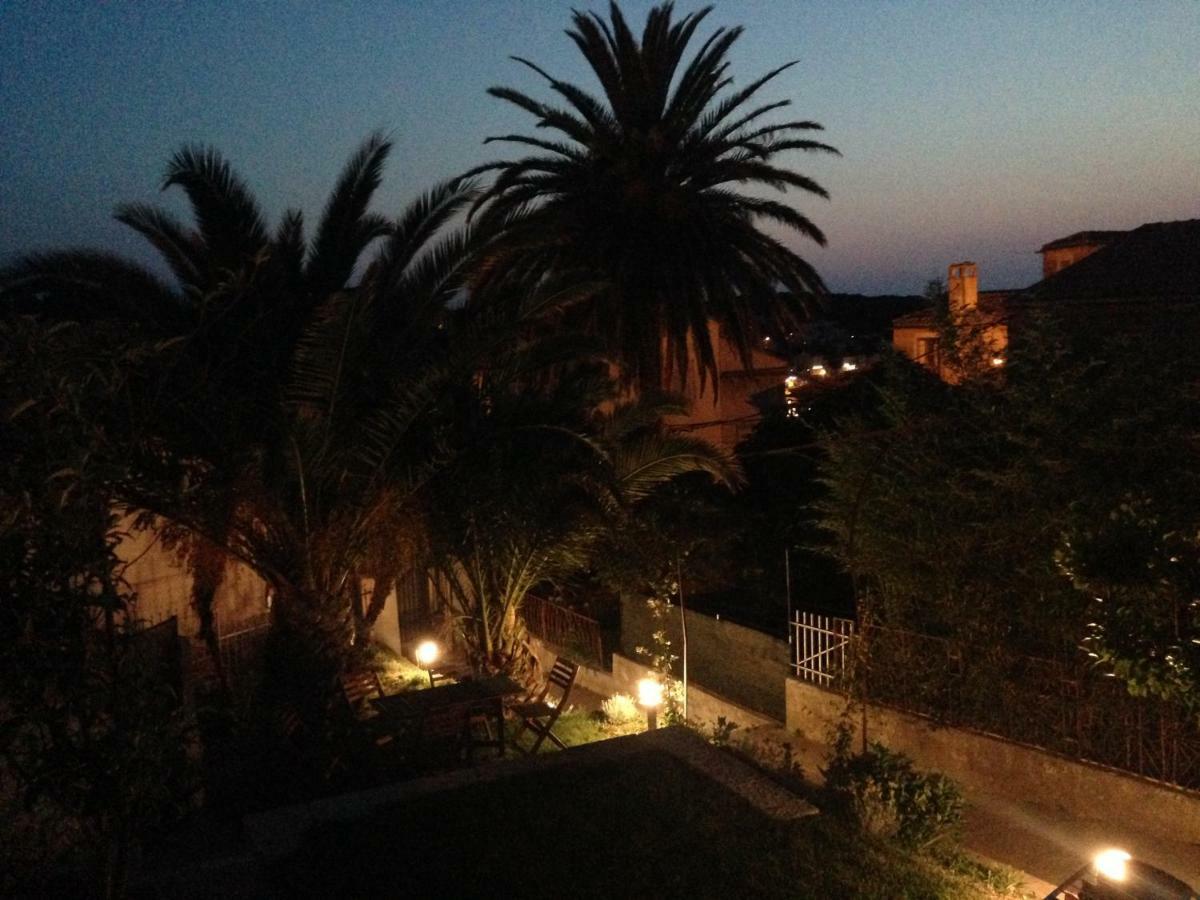 Apartments Villa Adrienne Mali Lošinj Eksteriør billede