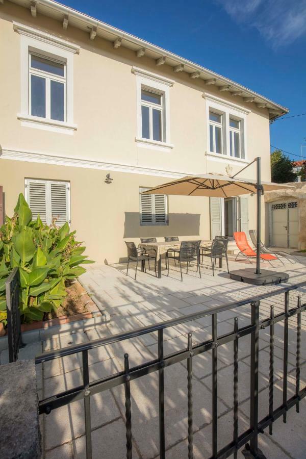 Apartments Villa Adrienne Mali Lošinj Eksteriør billede