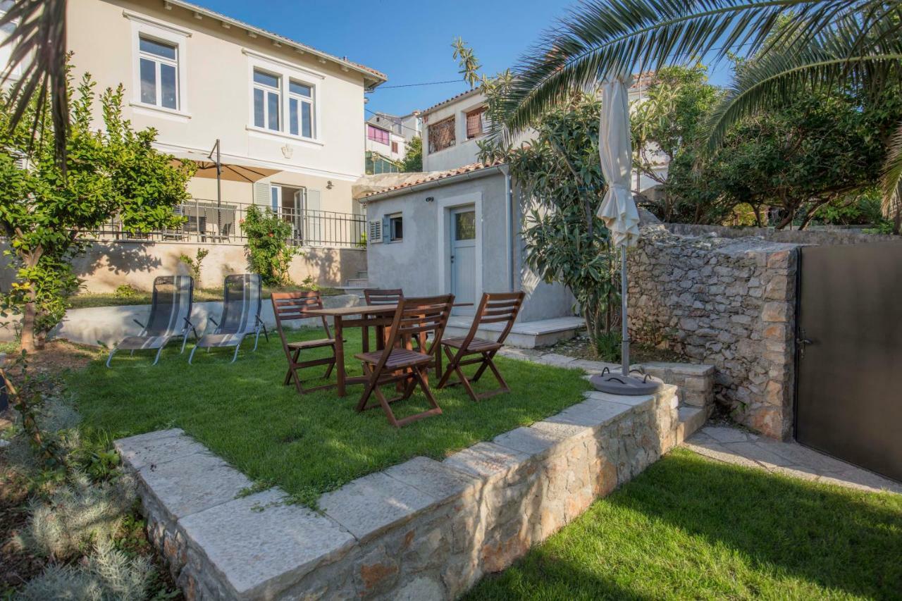 Apartments Villa Adrienne Mali Lošinj Eksteriør billede