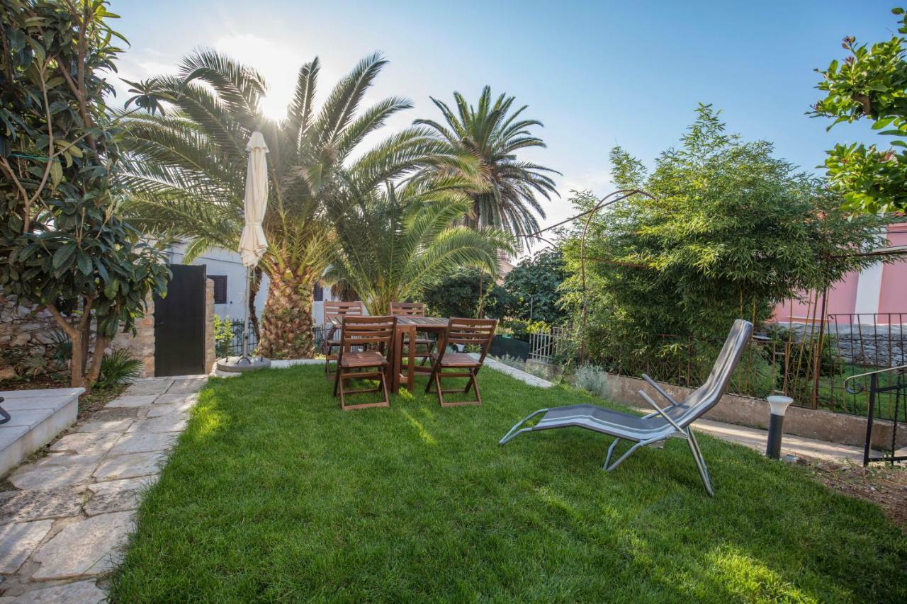 Apartments Villa Adrienne Mali Lošinj Eksteriør billede