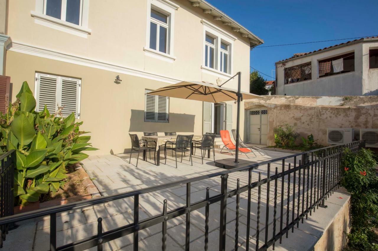 Apartments Villa Adrienne Mali Lošinj Eksteriør billede
