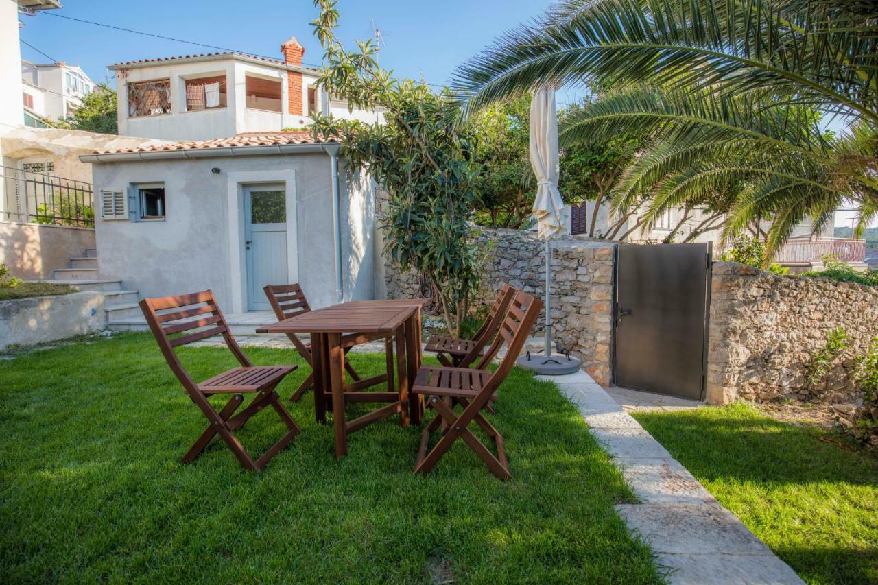 Apartments Villa Adrienne Mali Lošinj Eksteriør billede